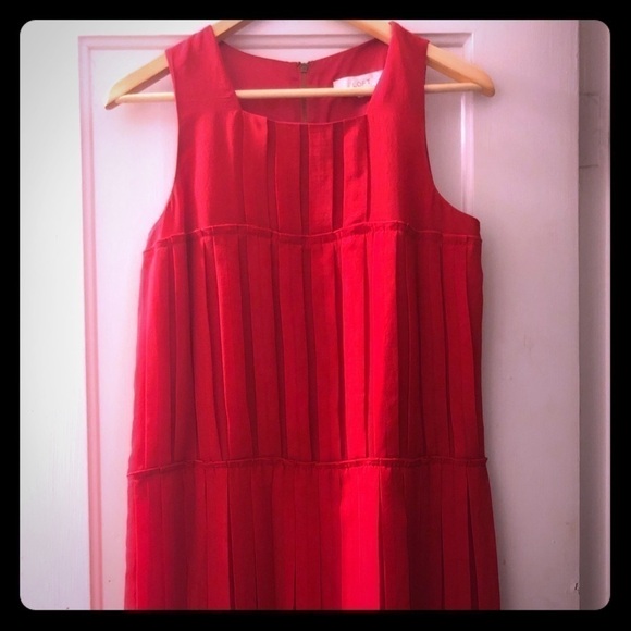 ANN Taylor LOFT pleated shift dress. - Picture 2 of 5